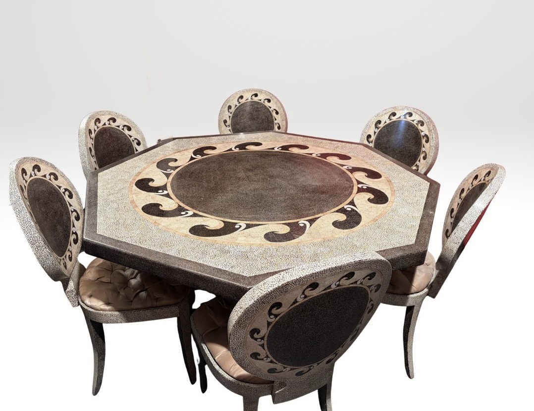 Tisch mit 6 Stühlen mit Eggshell Lacquer Design überzogen ca 1940